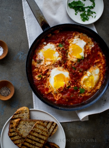 baked-eggs-in-tomato-sauce-1-1